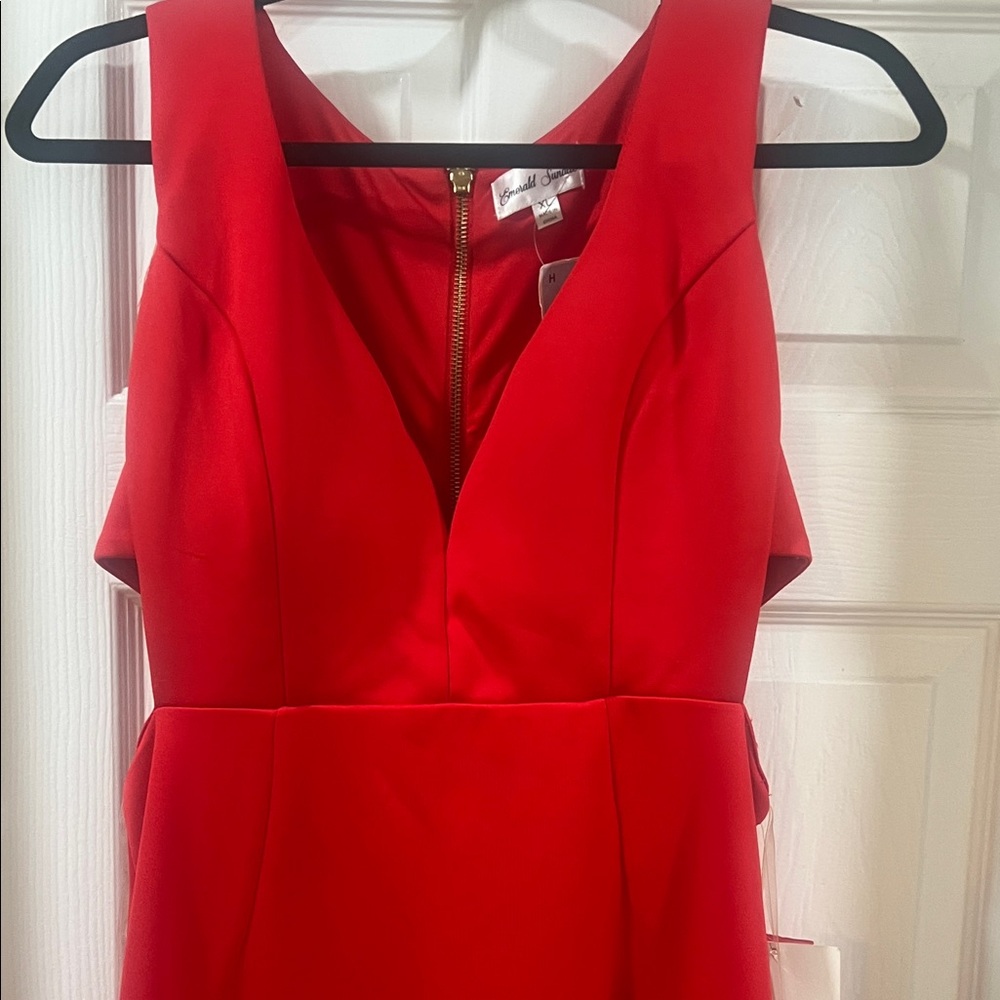 Elegant Red Sleeveless Dress